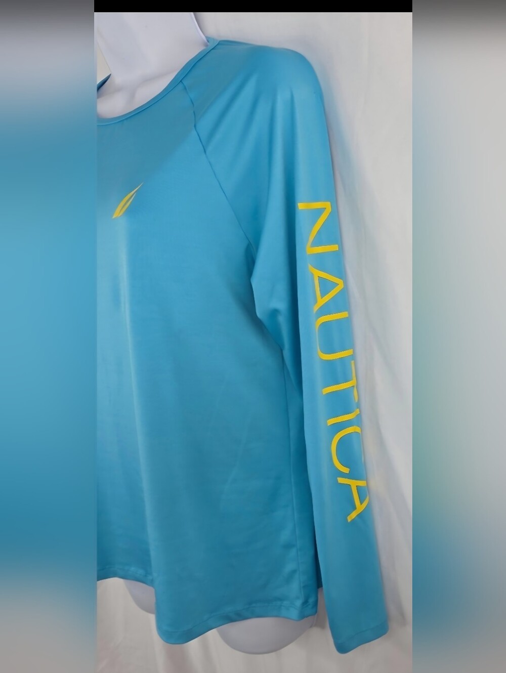 Nautica Women's Long Sleeve Rash Guard with Yellow Sail Logo Size Large AR-0341